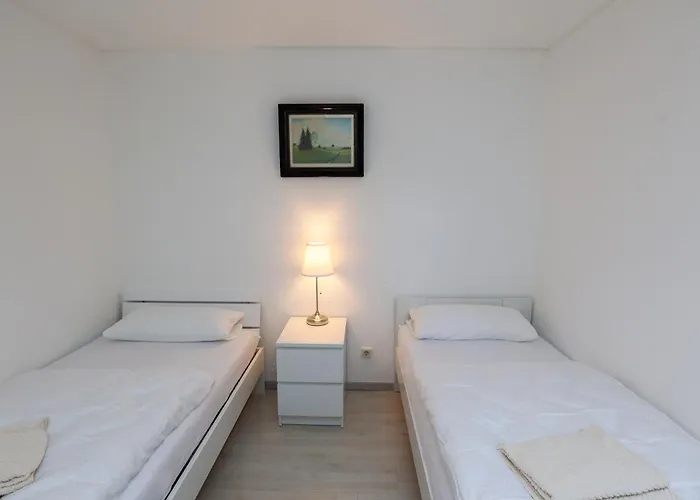 Naehe Duesseldorf Airport Messe 公寓